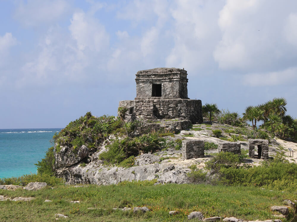 Tour to Xcaret with Isla Mujeres and Tulum 