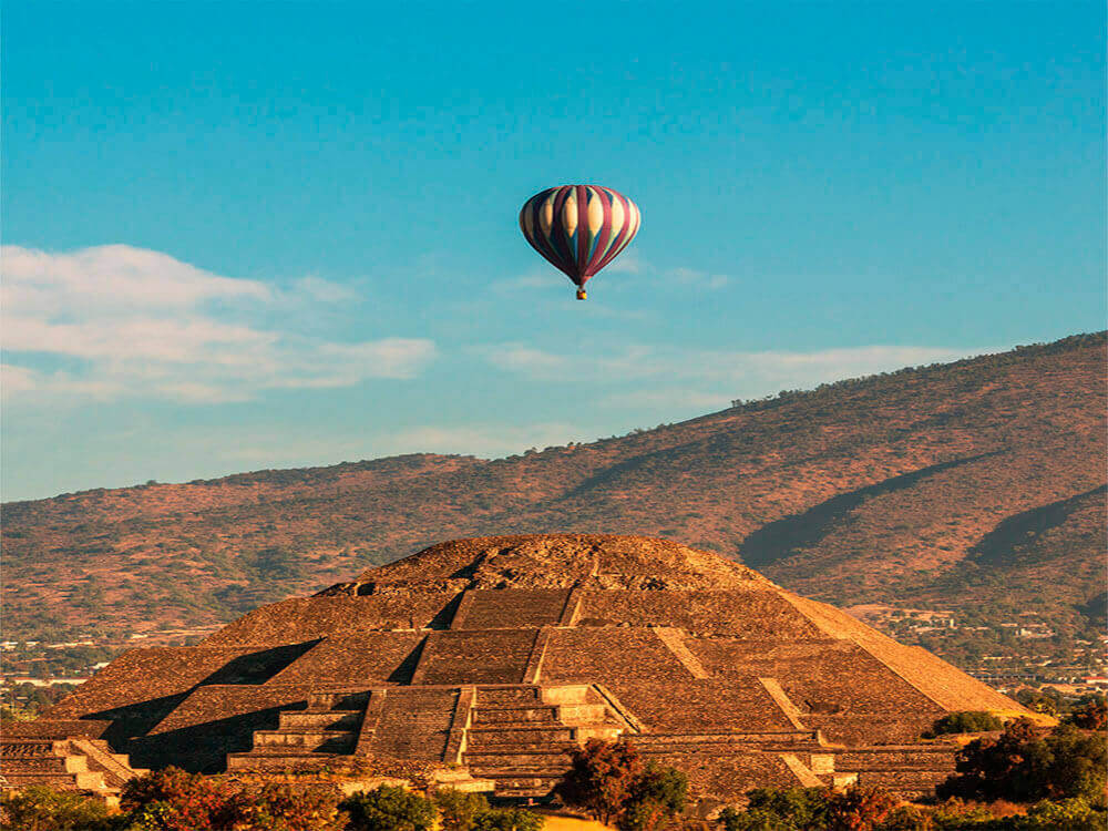  Tour the two cultures: Basilica of Guadalupe and Visit Teotihuacan with Tlatelolco