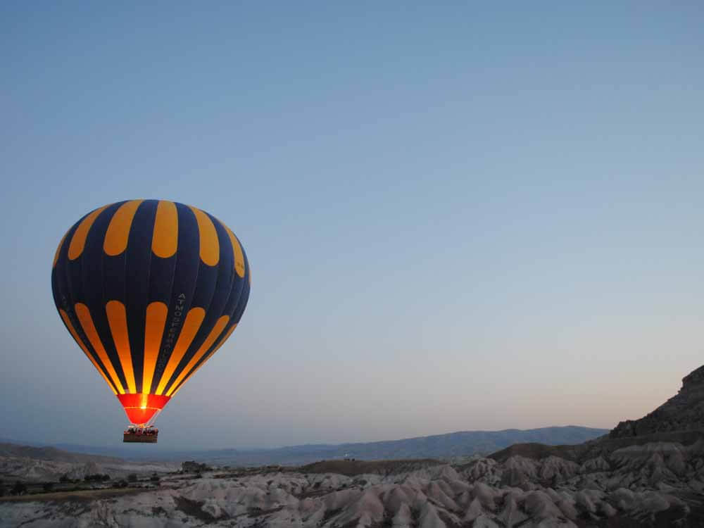 Hot -Air Balloon Flight over Teotihuacan Pyramids